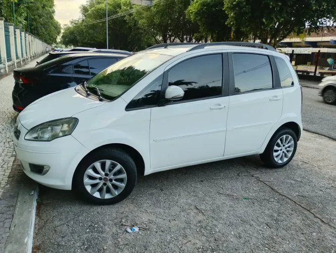 Fiat Idea Attractive 1.4 Fire Flex 8V 5P 2015