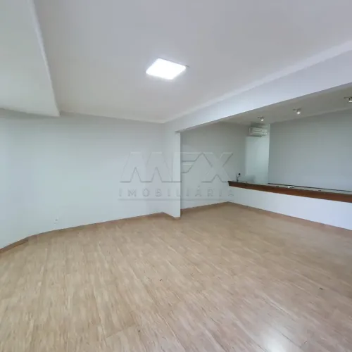 Ponto comercial com 4 salas, recepção, climatizado, espetacular! Aceita permuta!
