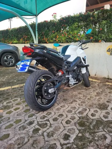 BMW F800BMW F800R ano 2012, com apenas 18.000 km originais. Moto em estado de nova.