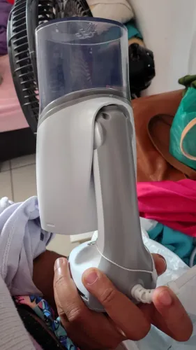 Vaporizador, ferro de passa roupa.