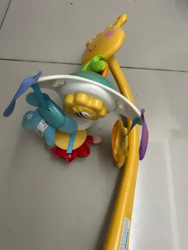 Fisher-Price Móbile para Bebês, amarelo com animais. Em bom estado. PROMOÇÃO 