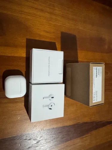 AirPods 4