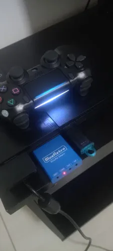 Controle PS4 com adaptador blueRetro 