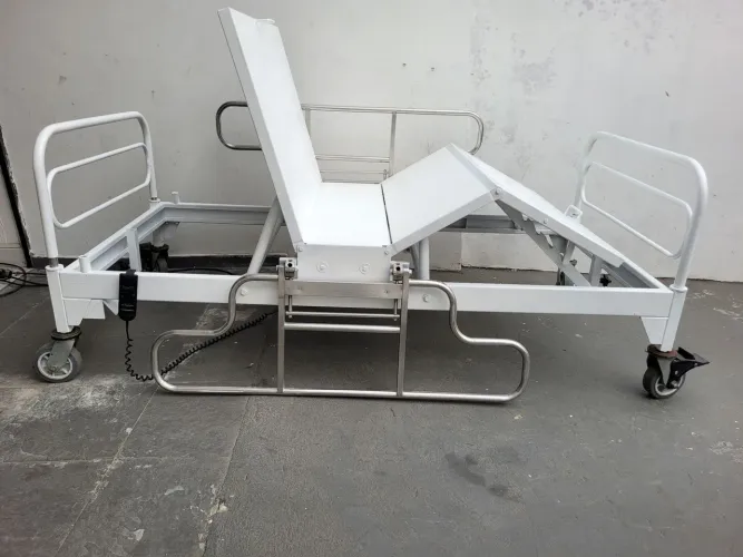 Cama hospitalar elétrica com 2 movimentos