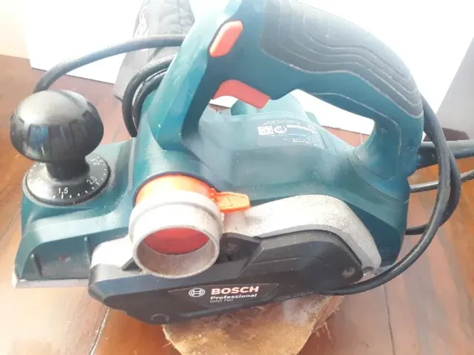 Bosch Plaina GHO 700 com 700W 220V