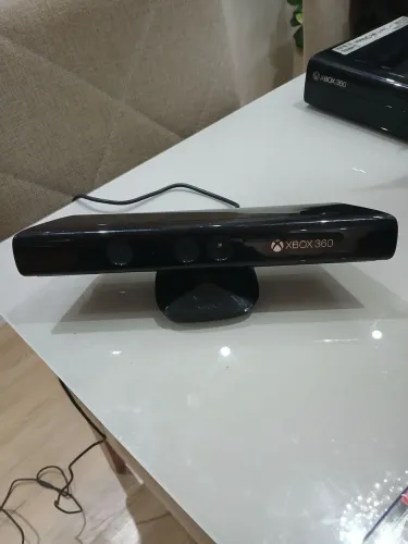Kinect + Dois jogos originais Xbox 360