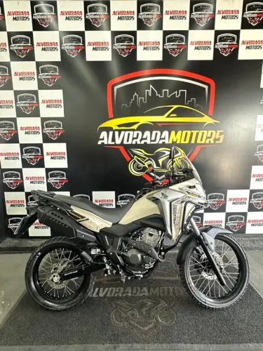 Sahara 300 adventure 2025 12.000 km. Emplacada e à pronta entrega