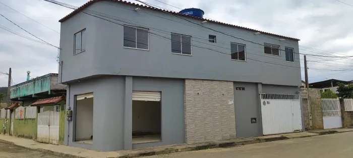 VENDO CASA COM PONTO COMERCIAL