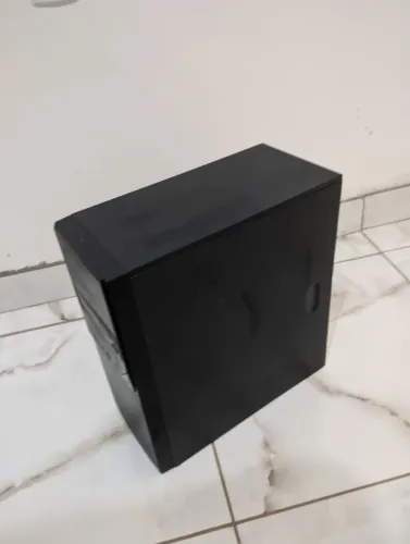 PC Ideal para Estudos: Intel Core i3 - Rápido, Confiável e Pronto para o Uso!