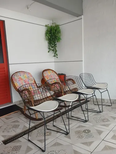 Vendo jogo de cadeira bertoia.