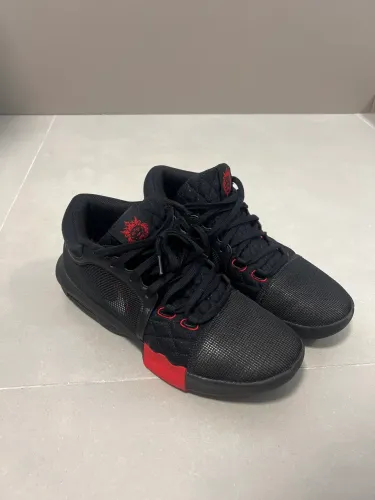basqueteira nike lebron witness 8 
