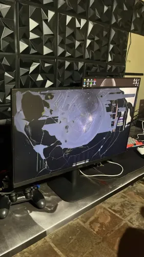 Monitor AOC 100hz 23.8" ( PARA REPOSIÇÃO DE PEÇA )