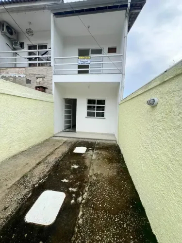 Casa geminada duplex em Guaratiba!