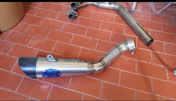 Scape full inox Yamaha R3 2025 SO VENDA