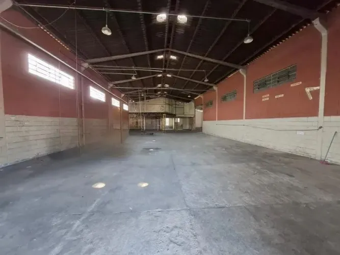 Galpão comercial para alugar no Parque Bela Vista com 623,31m², em Votorantim-SP.