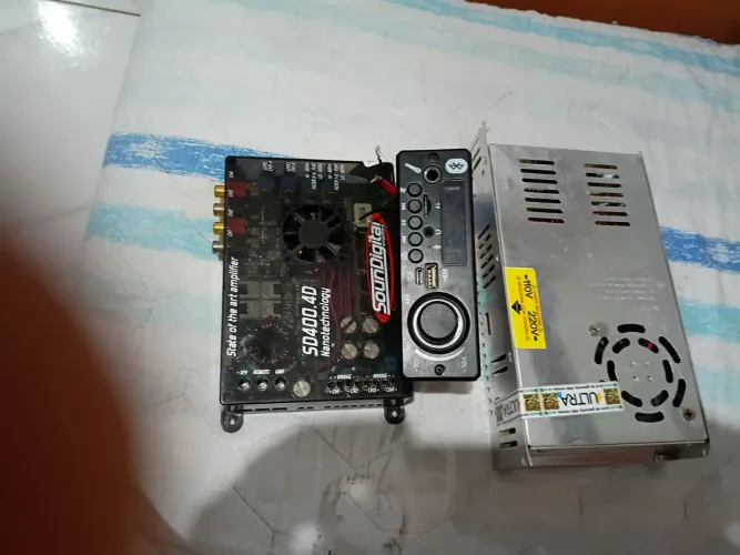 Fonte e módulo para som