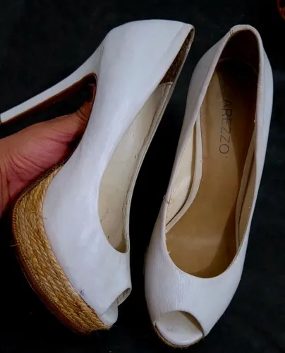 Sapato Peep Toe Arezzo branco 35