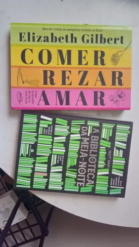 Comer, rezar e amar e Biblioteca da Meia Noite