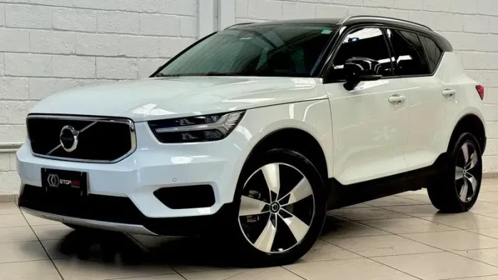 Volvo XC40 XC 40 T-4 Momentum 2.0 190cv FWD 2020