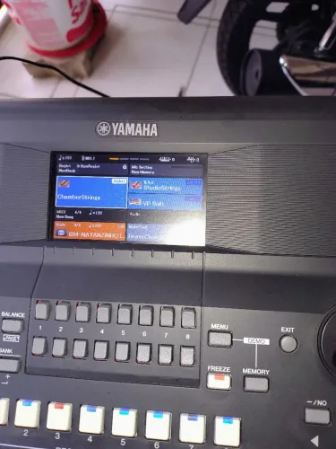 Vendo teclado semi-novo Yamaha SX 600 já sampleado oportunidade única