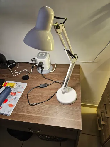 Luminária de mesa articulada valor negociável