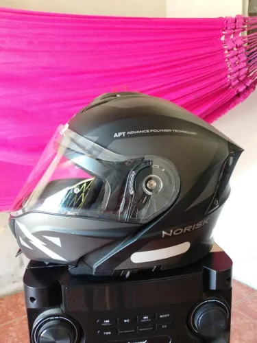 Capacete norisk articulado