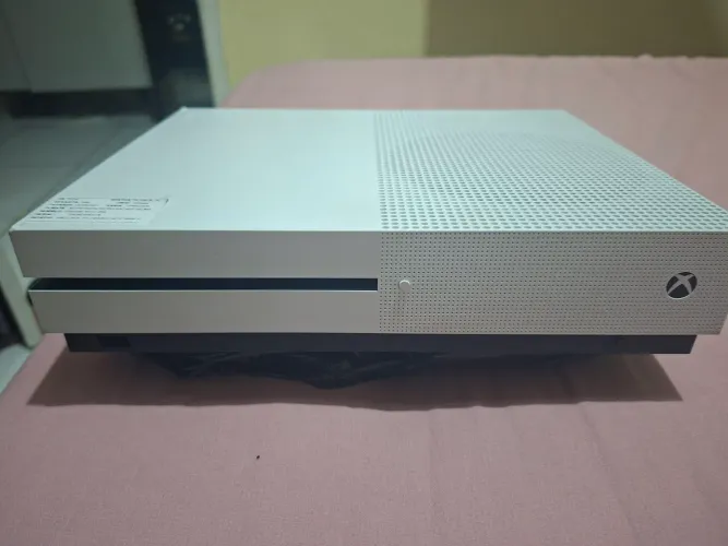 XBOX ONE S PARA RETIRADA DE PEÇAS.