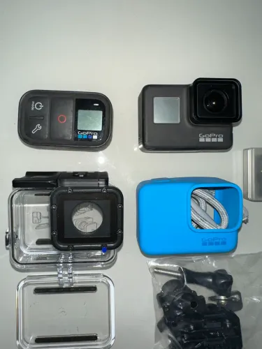 Câmera GoPro Hero 7 Black com Acessórios 