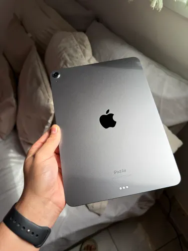 iPad Air 5 (M1) 256GB Wi-Fi - Excelente Estado 