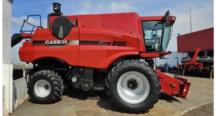 Colhedeira case 8120 