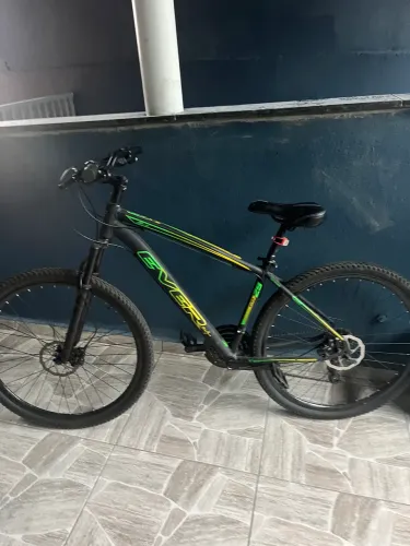 Bicicleta Aro 29 - FREIO HIDRÁULICO