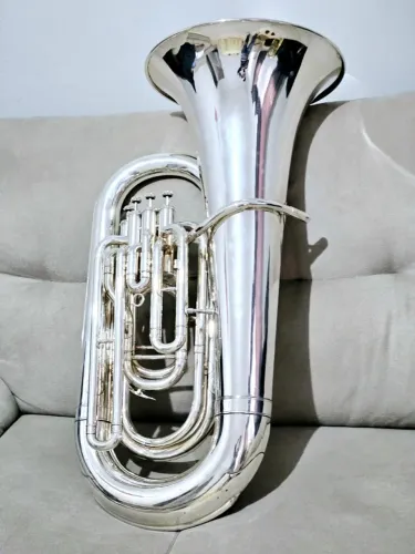 Tuba Yamaha YEB-321S Prata - MI Bemol - Tuba EB - Excelente Estado