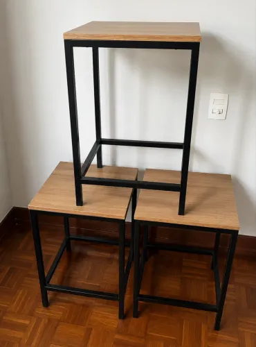 TRIO DE BANCOS OU MESAS DE CANTO