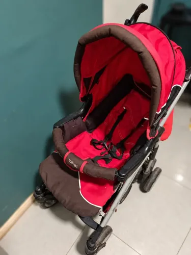 Vendo carrinho de bebê