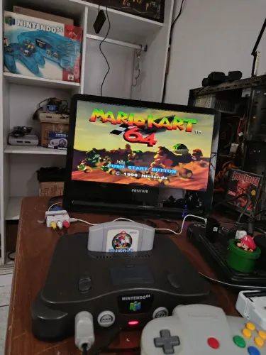 Nintendo 64 completo com jogo Mario kart