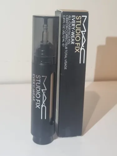 Corretivo MAC Studio fix every-wear
