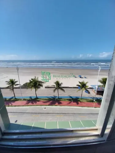 apto em Mongaguá, com elevador e de frente para mar
