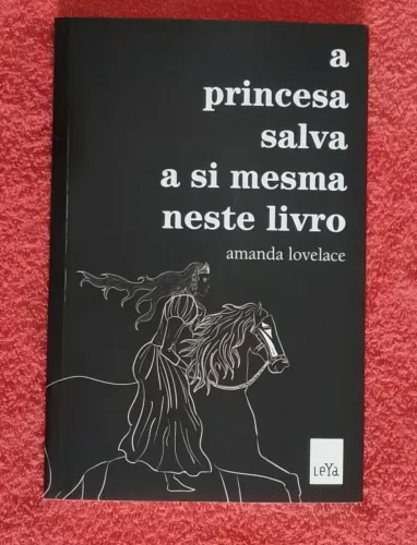 Livro "a princesa salva a si mesma neste livro", de Amanda Lovelace