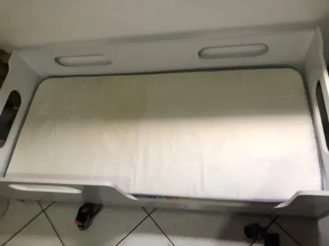 Cama infantil montessoriana com colchão 