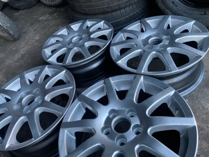 Vendo Rodas aros R15, 5 furos 