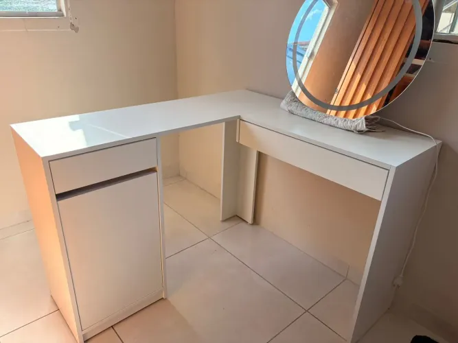 Penteadeira escrivaninha em perfeito estado