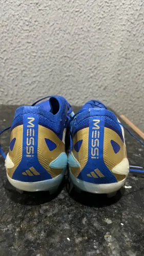 Chuteira adidas Messi semi nova