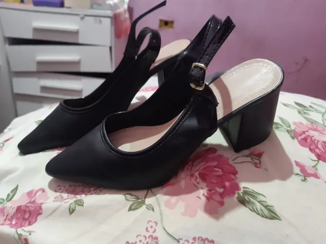 SCARPIN PRETO SALTO GROSSO