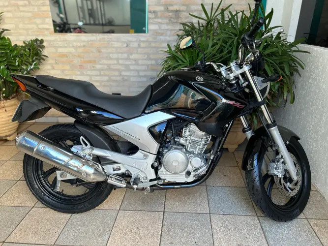 Fazer 250