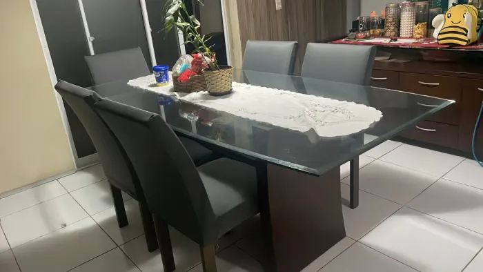 Conjunto de mesa de vidro, guarda roupa e penteadeira