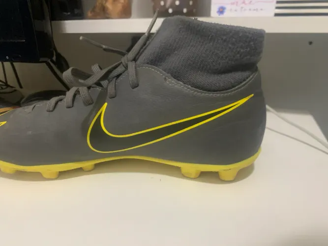 Nike Mercurial Vapor 12 Club FG/MG / Semi Novo