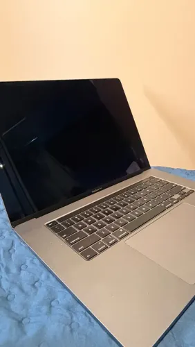 Macbook Pro 2019| i7| 64GB RAM | 512 SSD