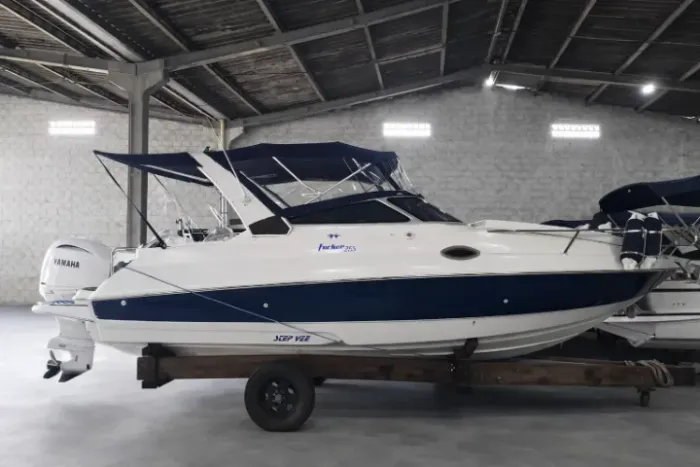 Lancha Focker 255 motor yamaha 300hp 2024