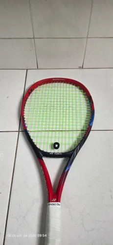 Raquete Yonex Vcore 100 2024 L3 300g