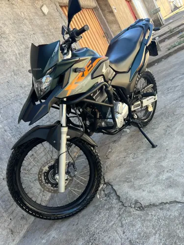 XRE 300 muito nova